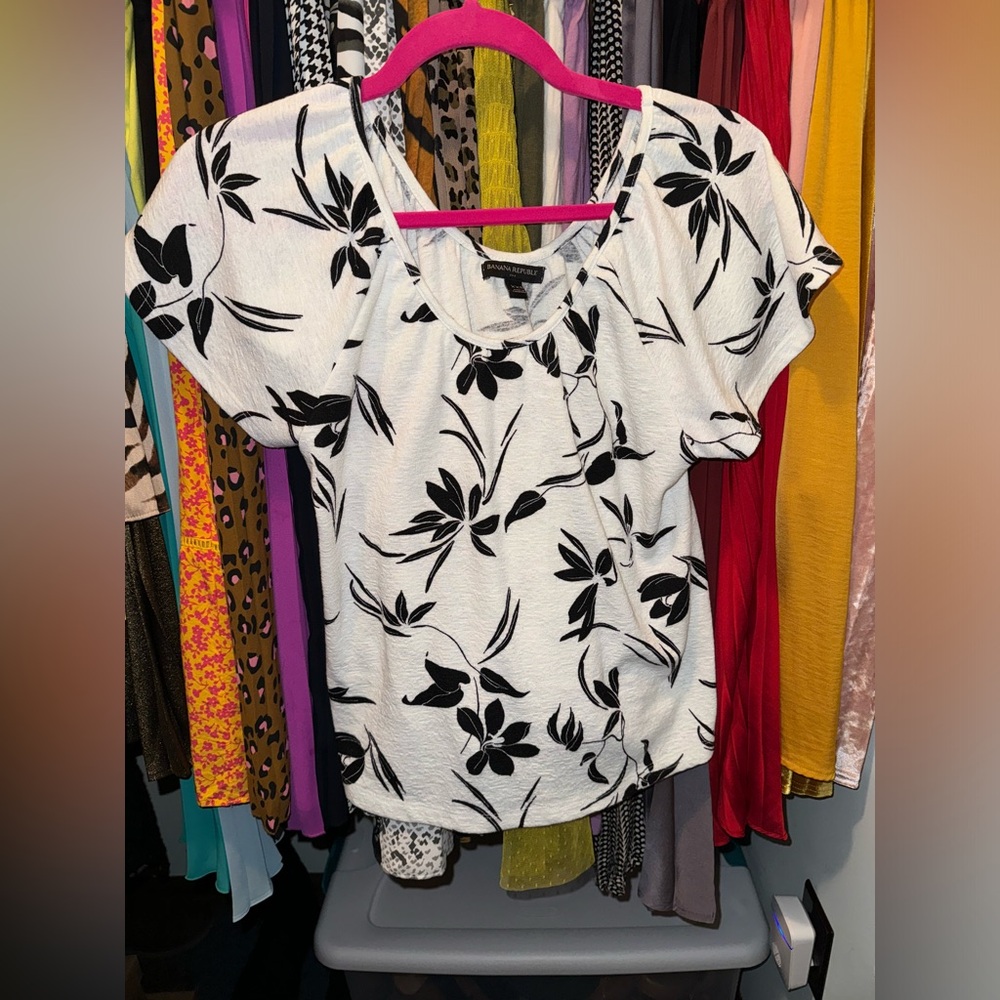 Banana Republic Textured Scoop-Neck Flutter Top Size XXS